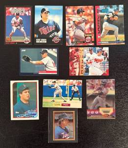 lot 222R image: B - Collection of Kent Hrbek Minnesota Twins Baseball Cards