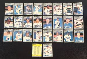lot 239R image: B - 1989 Fleer Los Angeles Dodgers Baseball Card Set with Checklist