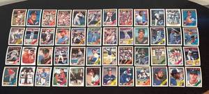 lot 243R image: B - Lot of Vintage Topps Baseball Sports Cards Assorted Teams