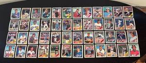 lot 254R image: B - Lot of Vintage Topps Baseball Cards Assorted Teams and Players