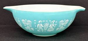 Vintage Pyrex Amish Nesting Mixing Bowls  Vintage Pyrex Butterprint Four Piece Nesting Mixing Bowl Set