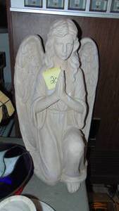 lot 20 image: Large 27 Garden Angel