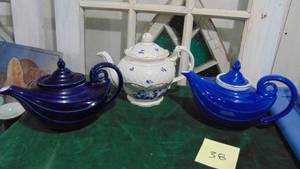 lot 38 image: 3- Teapots, 2- Hull and 1- Crown Dorset