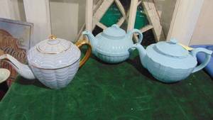 lot 41 image: 3- Light Blue Teapots, Hull and Other