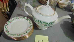 lot 51 image: Christmas Lenox Teapot and Dessert Plates