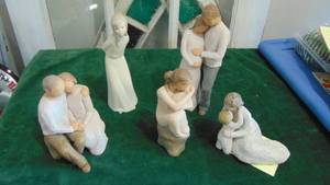 lot 72 image: Willow Tree Figures and Misc