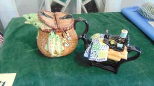 lot 111 image: 2-Teapots