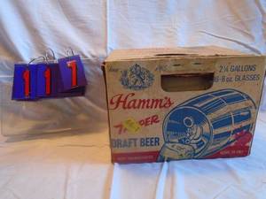 lot 117 image: Hamms tapper in box. Nice shape for its age. Keg is in great condition. As shwon.