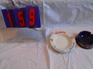 lot 159 image: Hamms & Seagrams ash trays. Both nice condition. As shown.