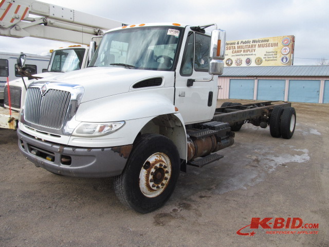 2007 International 4400 DT 466