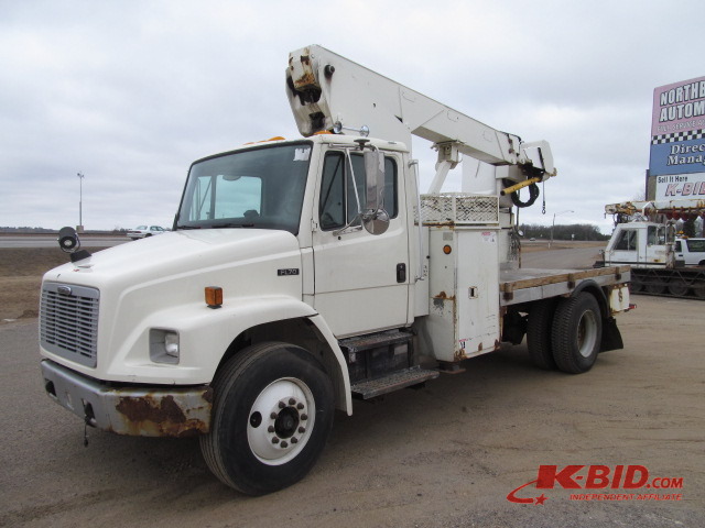 2000 Freightliner FL 70