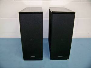 lot 67 image: (2) Definitive Technology PowerMonitor 700 Powered Speakers  Loudspeakers with built-in Powered Subwoofers - issue with Subwoofers