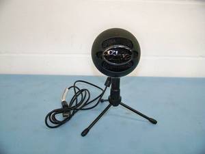 lot 65 image: Blue Microphones Snowball Ice USB Condenser Microphone