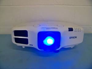 lot 15 image: Epson PowerLite 4750W (H544A) 4200-Lumen WXGA 3LCD Projector