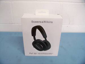 lot 102 image: Bowers and Wilkins Px7 S2 Noise Cancelling Wireless Headphones