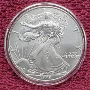 lot 18 image: 1998 American Silver Eagle in Airtite