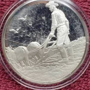 lot 52 image: 1974 Franklin Mint Sterling Silver Medallion--.88 toz Actual Silver Weight,in Airtite