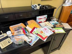 lot 24 image: Office Supplies, Greeting Cards & Envelopes Assortment with Stationery - Office Supplies Lot
