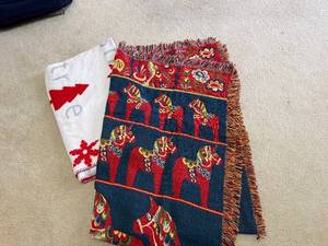 lot 36 image: Dala Horse Motif Throw Blanket - RedBlue Fringed Tapestry