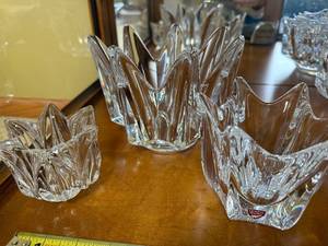 lot 44 image: Orrefors Flower Crystal Bowls - 3-Piece Set