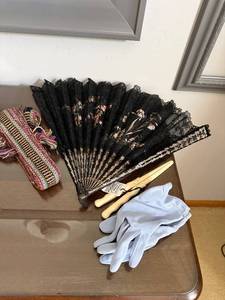 lot 66 image: Vintage Black Lace Folding Fan with Floral Embroidery - Ivory-Toned Spokes & Gloves & Woven Strap