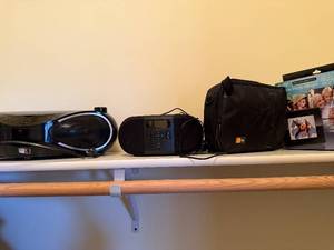 lot 85 image: Philips Boombox CDRadio AMFM with Carry Case & Cables