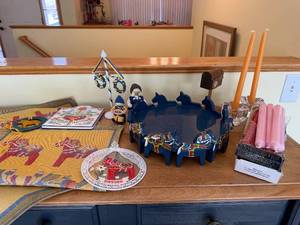 lot 310 image: Dalecarlian Dala Horse Decor Lot - Sweden Rosemaling Tile, Candles & Ornaments