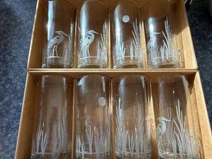 lot 317 image: Etched Glass Tumblers - Heron & Cattails Pattern - 8-Piece Set - Made in USA