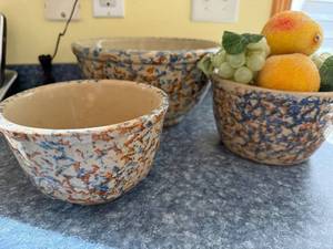 lot 318 image: Ceramic Planter Bowls Set of 3 - Speckled Blue & Rust Glaze, Drainage Holes