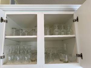 lot 336 image: Clear Glass Stemware & Tumblers - Mixed Wine Glasses, Goblets, & Short Tumblers