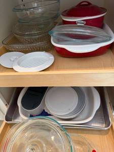 lot 351 image: Glass Bakeware Set - Red-enameled Casserole & Lidded Clear Glass Dishes