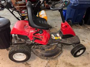 lot 6 image: Troy-Bilt TB30R 30-Inch Riding Lawn Mower