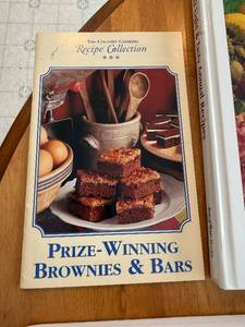 lot 357 image: Taste of Home & Better Homes & Gardens Cookbook Collection - Mixed Recipe Books