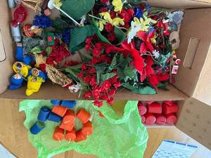 lot 367 image: Box of Christmas Craft Decorations - Poinsettias, Figures & Candles