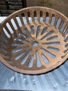 lot 429 image: Cast Iron Round Sunburst Grate - 12-inch Diameter, Vintage Stove Accessory