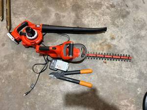 lot 456 image: Black & Decker 20V MAX Hedge Trimmer  Blower Kit With Battery & Charger
