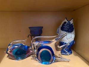 lot 482 image: Blue Glass Fish Sculptures - Handcrafted 3-Piece Set (Glass & Ceramic)