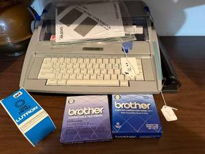lot 491 image: Brother SX-1000 Electronic Typewriter with Display - Includes Ribbon & Correction Tapes