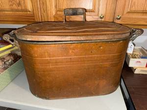 lot 518 image: Copper Roasting Pan with Lid - Vintage Heavy-Gauge Copper Pot