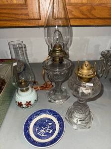 lot 523 image: Oil Lamps Lot of 3 (Milk Glass & Clear Glass) & Blue-and-White Plate