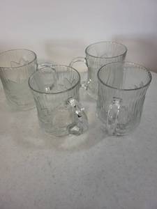 lot 136 image: Set of 4 SICOLOC Clear Glass Mugs with Leaf Pattern