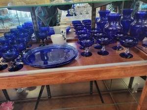 lot 146 image: Collection of Cobalt Blue Glassware and Porcelain Bowls