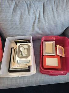 lot 157 image: Lot of Assorted Picture Frames in Various Sizes and Finishes