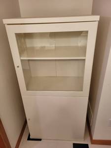 lot 187 image: White Display Cabinet with Glass Door and Adjustable Shelves