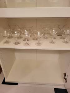 lot 188 image: Set of 12 Vintage Clear Glass Dessert or Cocktail Goblets