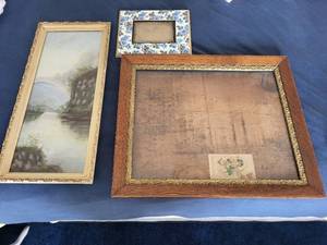 lot 191 image: Collection of 3 Vintage Picture Frames Including Framed Landscape Painting