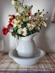 lot 192 image: Porcelain Wash Basin and Pitcher Set with Artificial Flowers