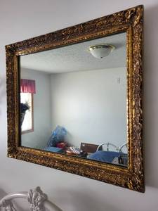 lot 194 image: Ornate Gold-Framed Wall Mirror, 27x23 Inch