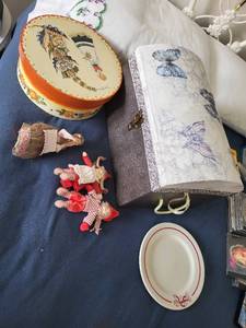 lot 196 image: Vintage Doll and Trinket Box Collection with Decor Plate