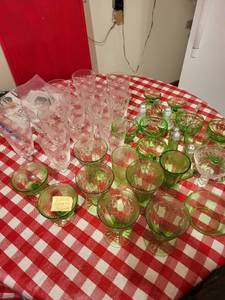 lot 222 image: Vintage Depression Glassware Set including Green and Clear Etched Pieces
